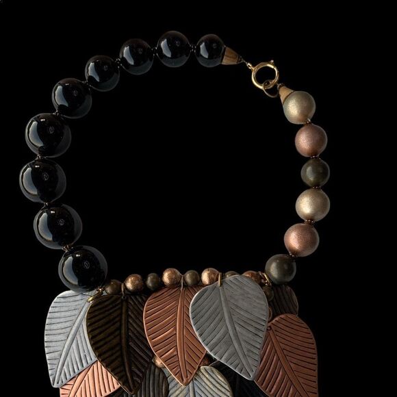 Large runway mixed metal copper silver black bead leaf necklace - Picture 4 of 16